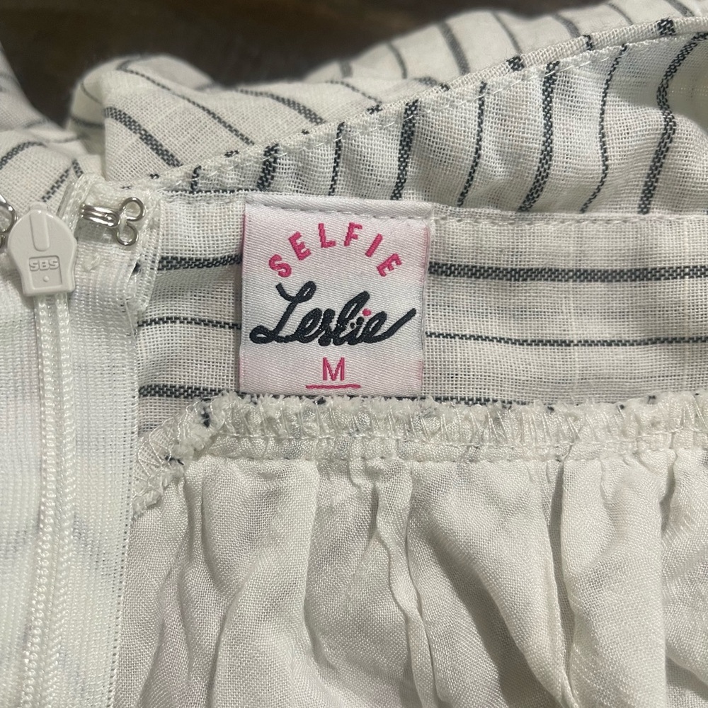 Selfie Leslie White Linen Striped Shorts Romper Criss Cross Back Sz M Summer - Picture 14 of 15